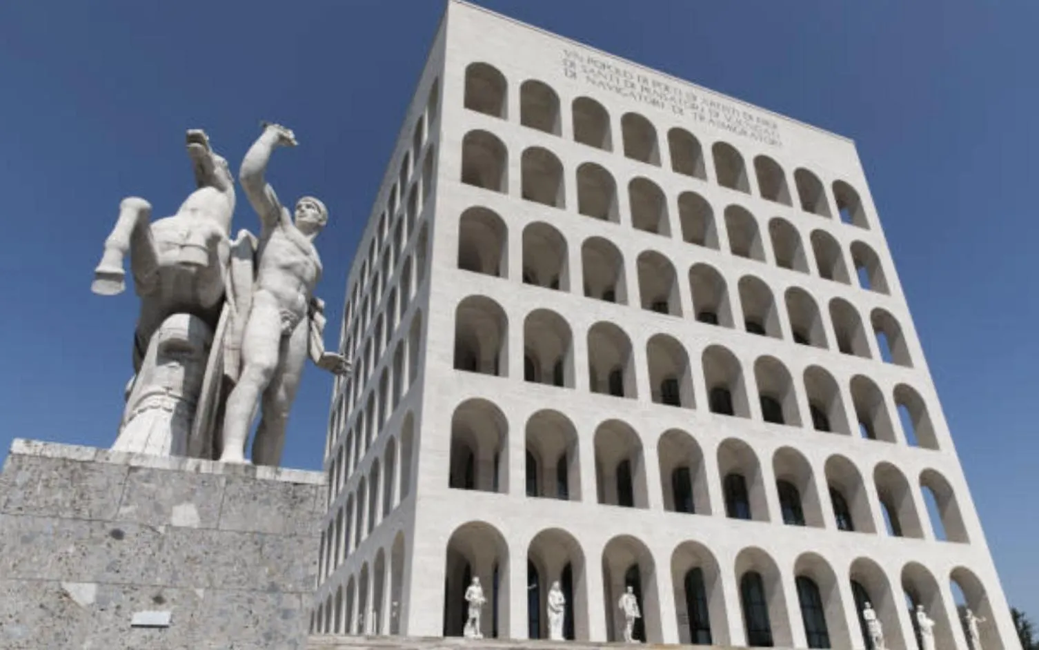 Spazioso Appartamento Roma Eur 120 Mq Con Palestra E Parcheggio Privati Rome
