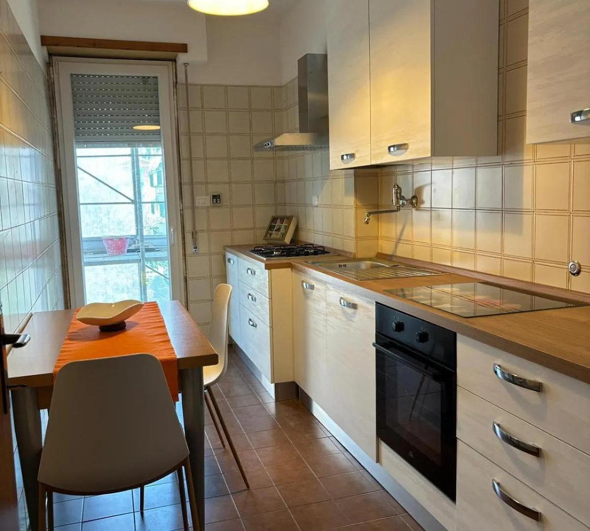 Spazioso Appartamento Roma Eur 120 Mq Con Palestra E Parcheggio Privati 0*, Rome